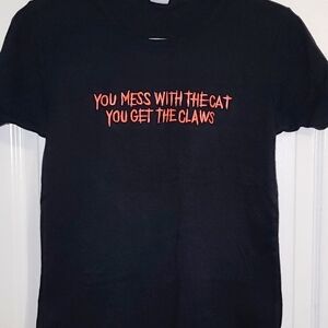 Vintage Y2K Graphic tee shirt "You mess with the cat you get the claws" Sz XL